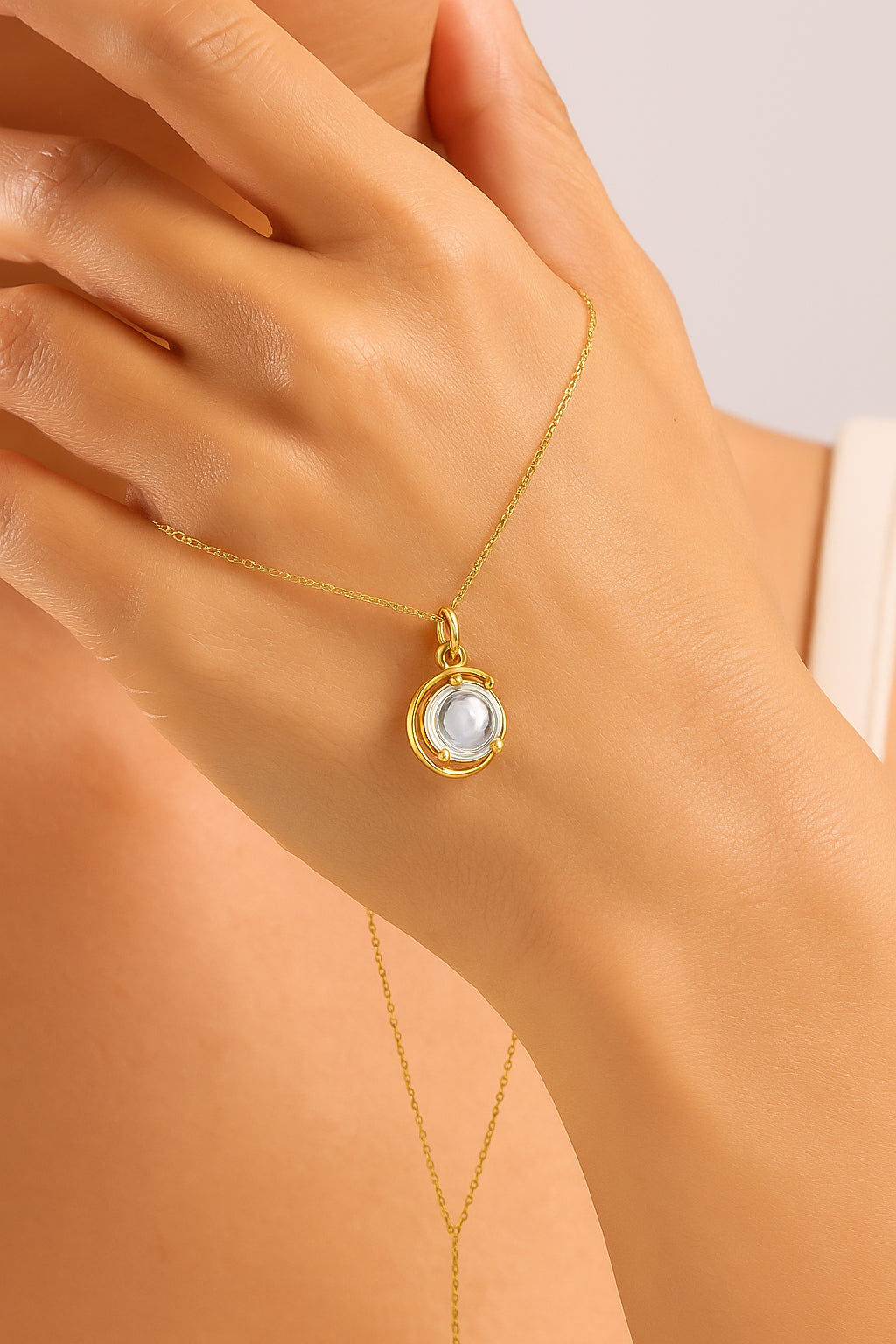 Clear CZ Round Pendant Necklace in 18K Gold Plating